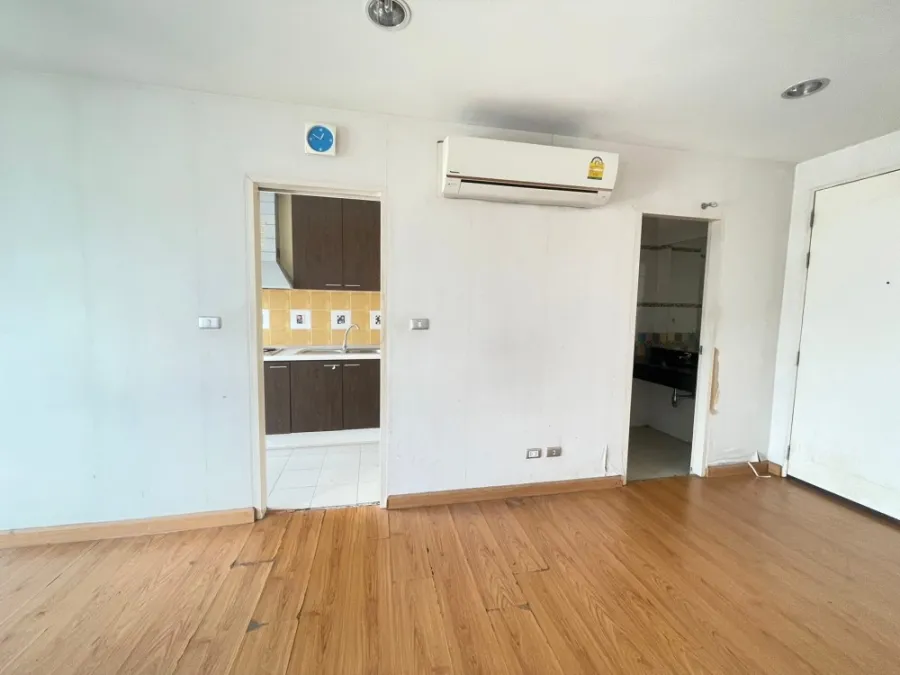 For sale: Le Rich Ratchada, STUDIO room, 17th floor, empty room, room decorating lovers shouldn't miss it. Hurry and move in now.