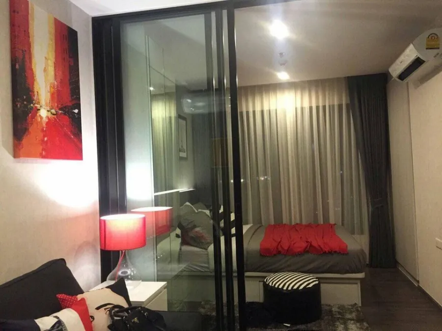 For rent, The Base Park West, 24th floor, city view, beautiful room, fully furnished, ready to move in immediately, book now, hurry up.