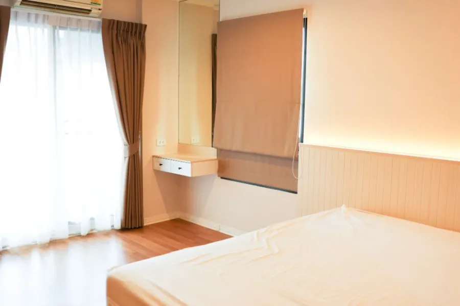 For sale: Lumpini Place Phahol-Sapankhwai, 2 bedrooms, corner unit, fully furnished, reserve now!