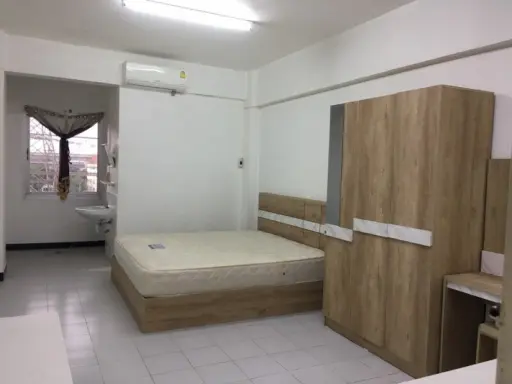 For rent, Phatthanakan Life Complex, special price, ready to move in. Don't wait.