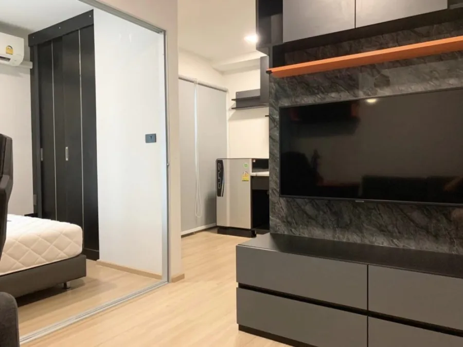 For rent: Plum Condo Mix Chaengwattana, built-in TV shelf, fully furnished. It's worth the price.