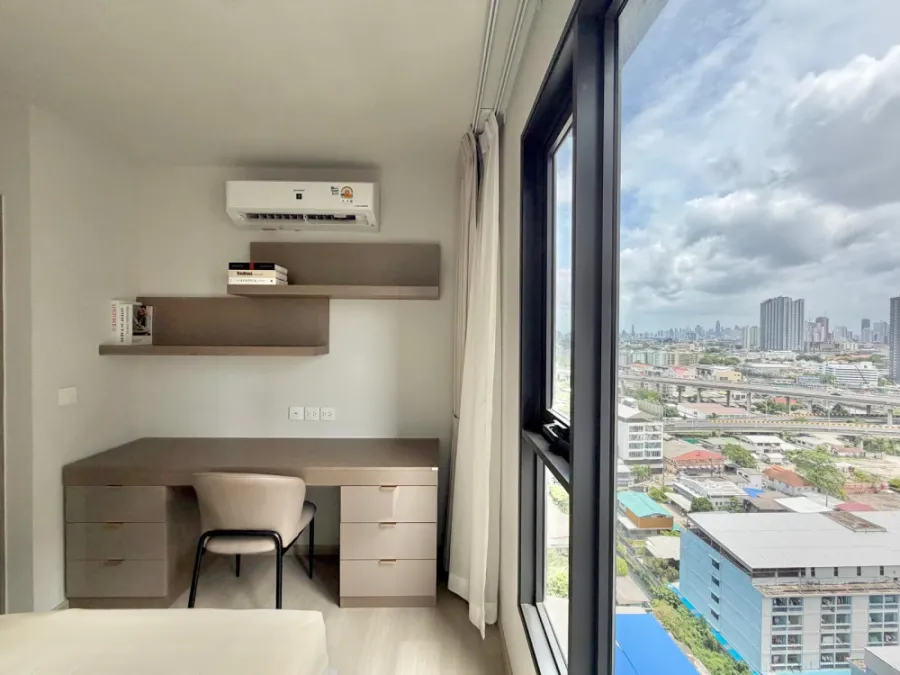 Selling Aspire Onnut Station, 17th floor, unobstructed view, fully furnished. Book now! Don't miss out!