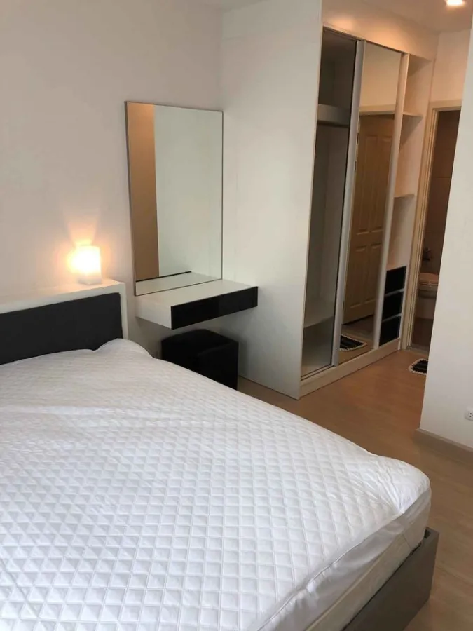 For rent, Supalai Loft, Talat Phlu Station, 2 bedrooms, quiet, garden view, fully furnished, booked and not disappointed.