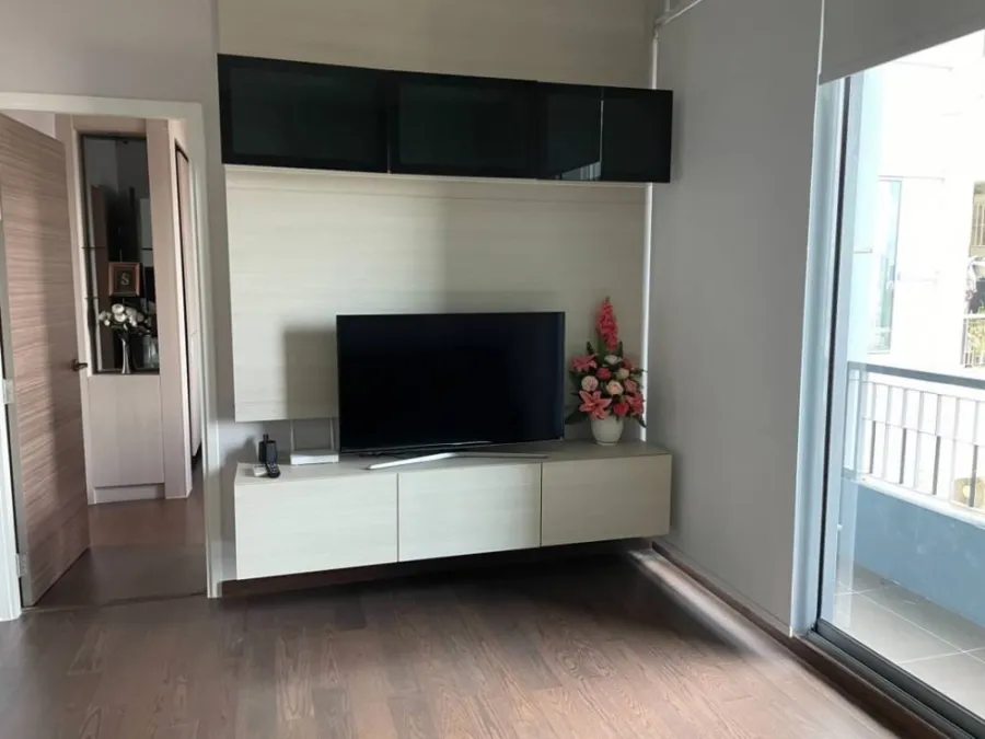 For rent!! Condo Q Asoke, 30th floor, beautiful room, fully furnished. Ready to move in, don't miss it!!