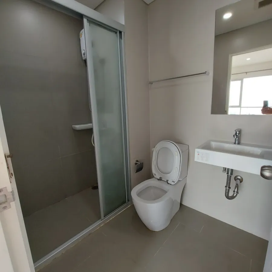 For sale, for rent, Lumpini Place Ratchada-Sathu, room size 28 sq m., 14th floor, clean room, spacious, very comfortable, hurry and book now.