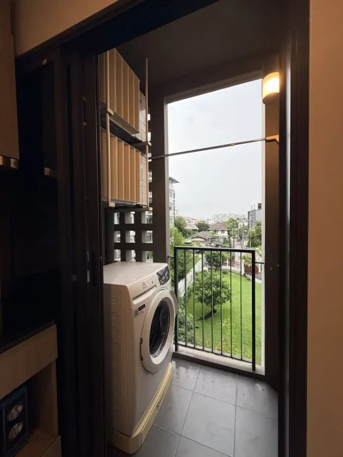 Chambers On-nut Station condo for rent, Building C, 4th floor. Private balcony with unobstructed view and good ventilation. Fully furnished with appli