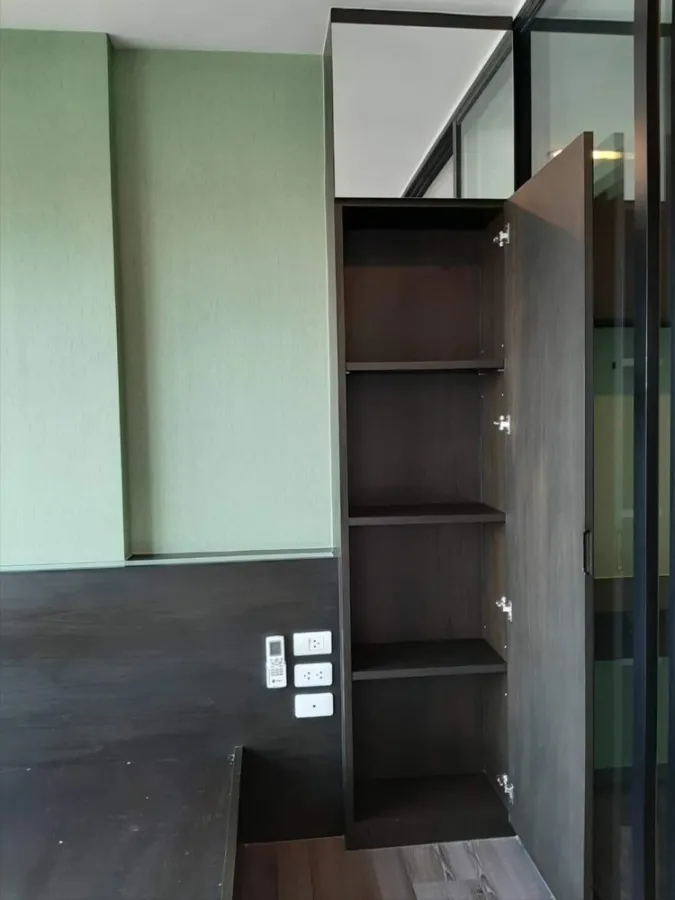Selling The Base Park East, built-in furniture, complete electrical appliances, wow price, hurry to book now.