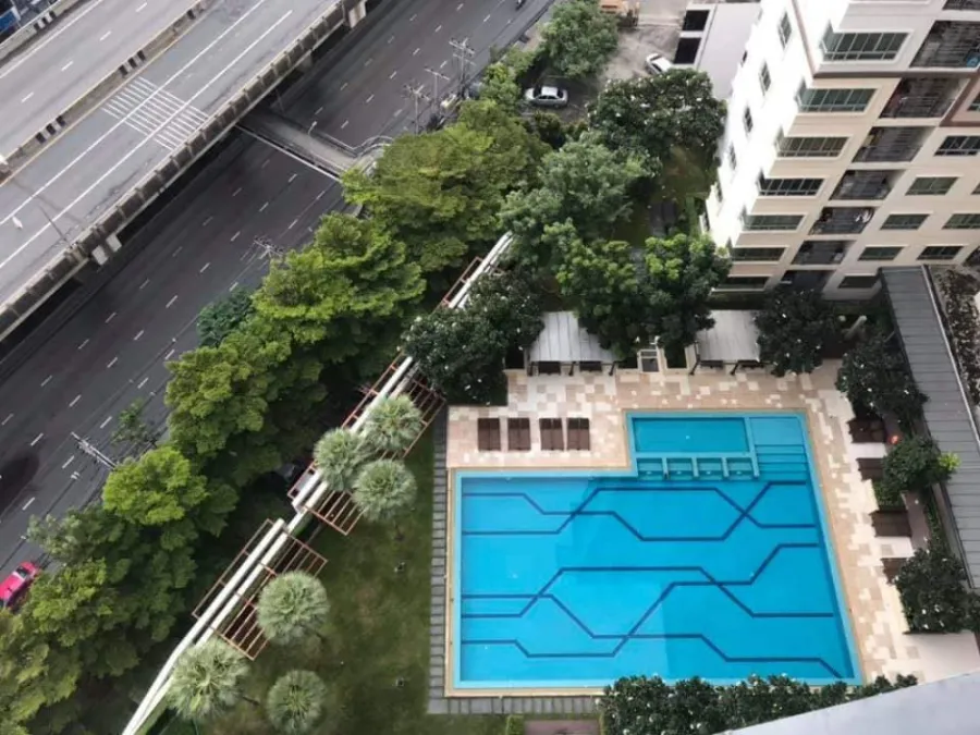 Condo for sale, The Trust Residence Pinklao (Borommaratchachonnani), fully furnished, pool view, book now !!