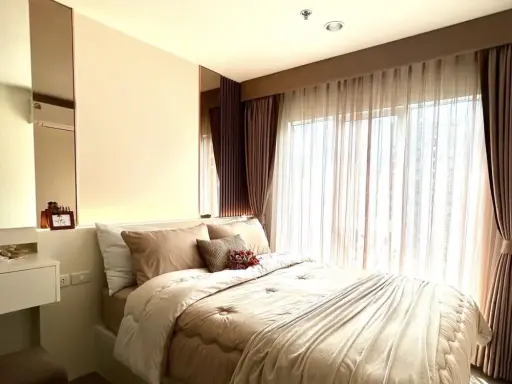 For rent: Regent Home Bangna, beautifully decorated unit with a coordinated color scheme, fully furnished with all amenities. Book now!