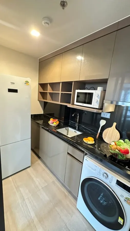 For rent: Ideo Q Sukhumvit 36, 7th floor, corner unit, unobstructed view, good ventilation, private. You definitely shouldn't wait!