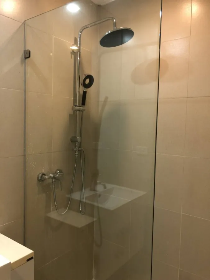For sale/rent Noble Solo, large room, city view, no buildings blocking, very comfortable, room with breeze all year round, interested in owning, reser