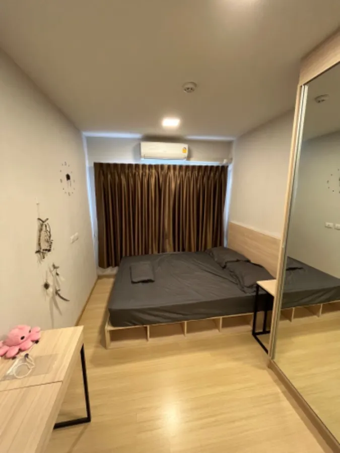 For sale: Plum Condo Rangsit Alive Phase 1, 2nd floor, Building A, free furniture and appliances in the entire room. Book now.