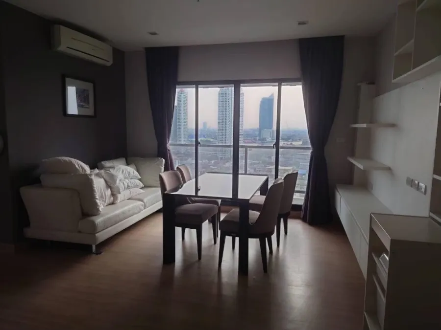 ขาย Urbano Absolute Sathon-Taksin 2 ห้องนอน มาพร้อมการตกแต่งที่ครบครัน จองเลย ห้ามพลาด