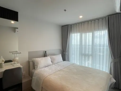 For rent: Regent Home Bangna, 30th floor, river view, corner room with privacy, convenient and complete here. Book now, don't miss out.