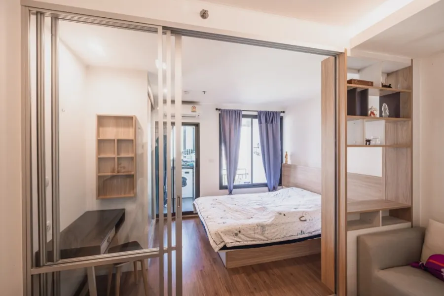 For sale: U delight Residence Riverfront Rama 3, 15th floor, extremely beautiful view, awesome Buit-In furniture, don't miss it.