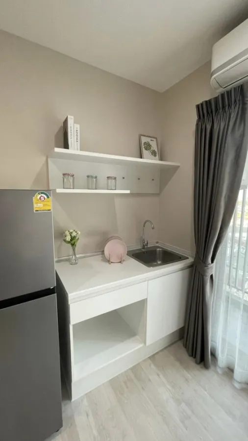 Selling Plum Condo, Central Station, beautifully decorated room, looking good, very stylish, covering the entire wall of the room Don't miss a lot