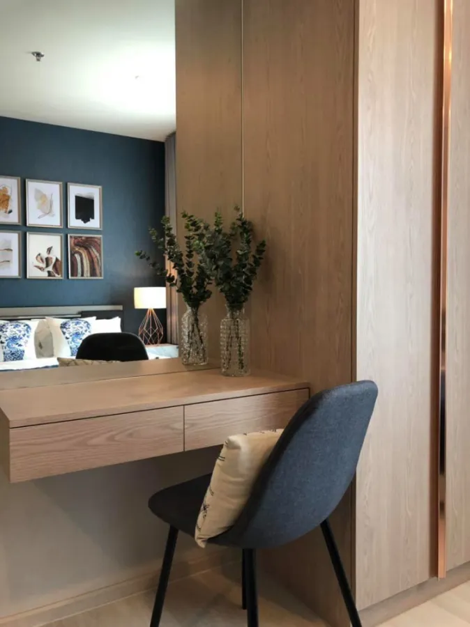 For rent, Life Asoke, beautiful room, plus it comes at a special price. If you see this, don't wait. Hurry up to reserve.