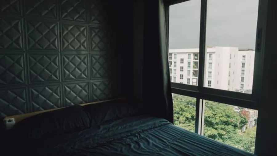 Plum Condo Chaengwattana Station for sale, 8th floor, corner room with furniture and electrical appliances. Buy now, great value.