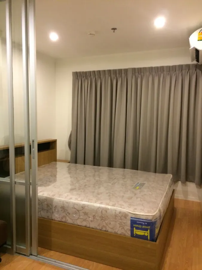 For sale: Lumpini Place Srinakarin-Huamak Station, 4th floor, garden view, no buildings blocking the view. Interested? Reserve now!