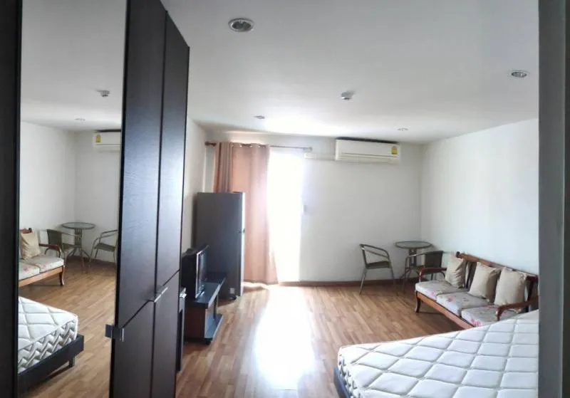 คอนโด รีเจ้นท์ โฮม 20 ประชาชื่น 16 เฟอร์นิเจอร์ + เครื่องใช้ไฟฟ้าครบ พร้อมเข้าอยู่ จองเลย ด่วนๆจ้า