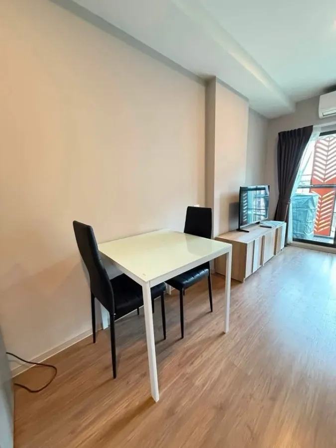 For rent: Lumpini Selected Charan 65 - Sirindhorn Station. Nice room, fully furnished with appliances. Book now, don't wait!
