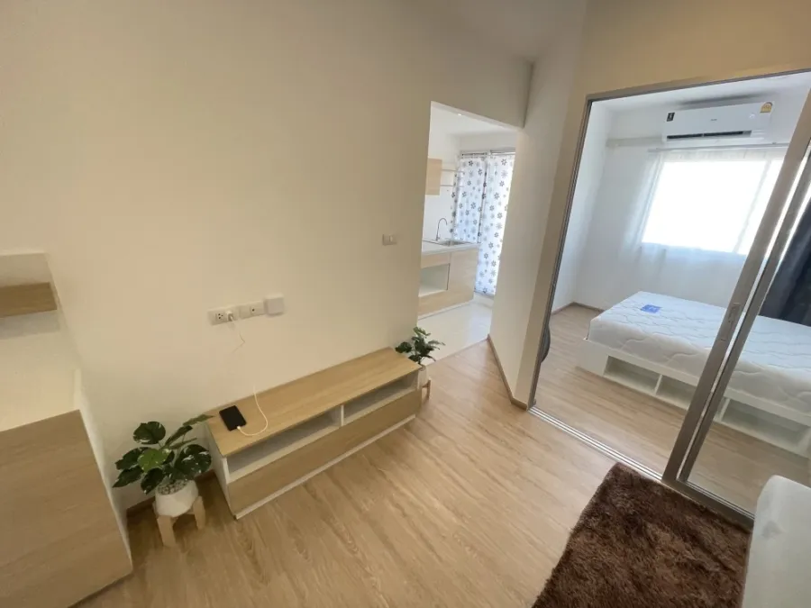 For rent: Sena Kith Thepharak - Bangbo, 5th floor unit. Great location, fully furnished. Book now!