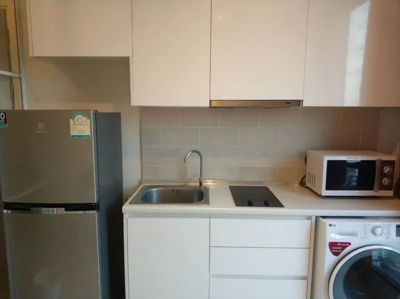 Sell / rent Condo Sense Phaholyothin, complete electrical appliances. Full of furniture