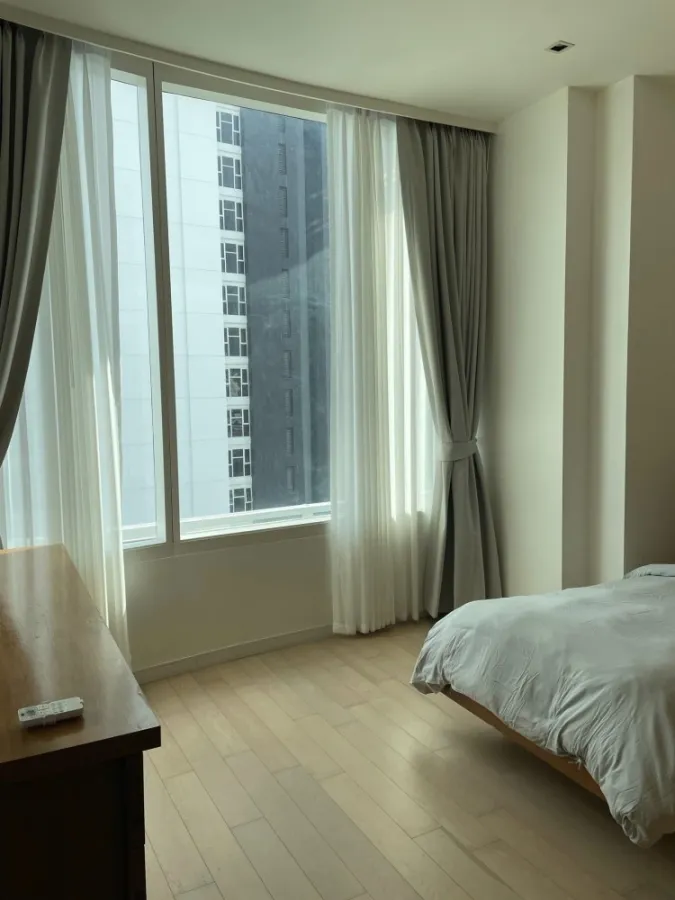 ขาย Eight Thonglor Residence ชั้น 15 ห้องกว้างสุดๆ พร้อมเฟอร์นิเจอร์อย่างดี โซฟานั่งสบาย ห้ามพลาด