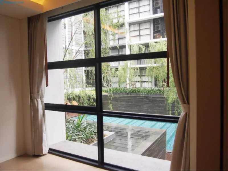 For rent, mode sukhumvit 61, swimming pool view, balcony, fully furnished, beautiful decoration, very pleasant atmosphere.