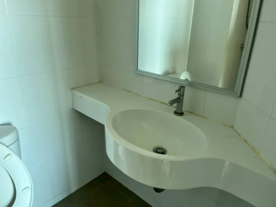 For sale or rent: Lumpini Park Phetkasem 98, 5th floor unit, great location, complete amenities. Don't miss out!