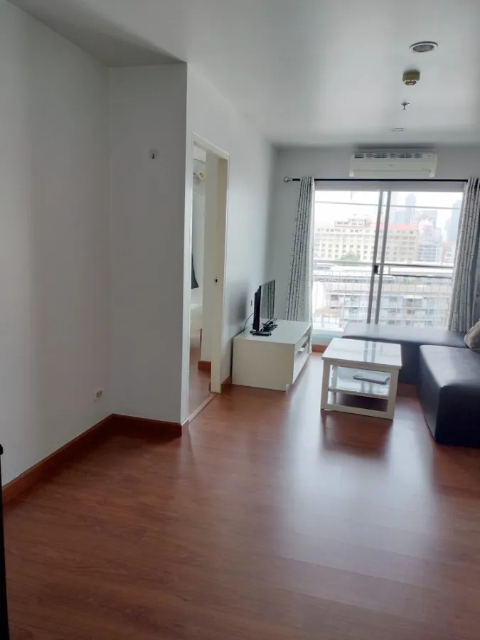Condo for rent, The Niche Ratchada-Huai Khwang, corner room, north side, long balcony, fully furnished, just carry your bags and move in.