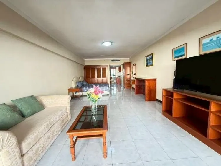 Metro Jomtien Condotel for sale, studio room, 9th floor, beautiful sea view, hurry and grab it!