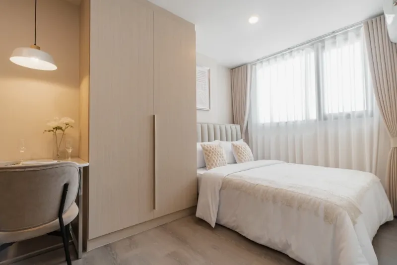 ให้เช่า The Origin Sukhumvit Praksa ห้องแต่งน่าอยู่ เฟอร์นิเจอร์ตกแต่งบิ้วอินวัสดุ HMR อย่างดี บอกเลยว่าห้ามพลาด