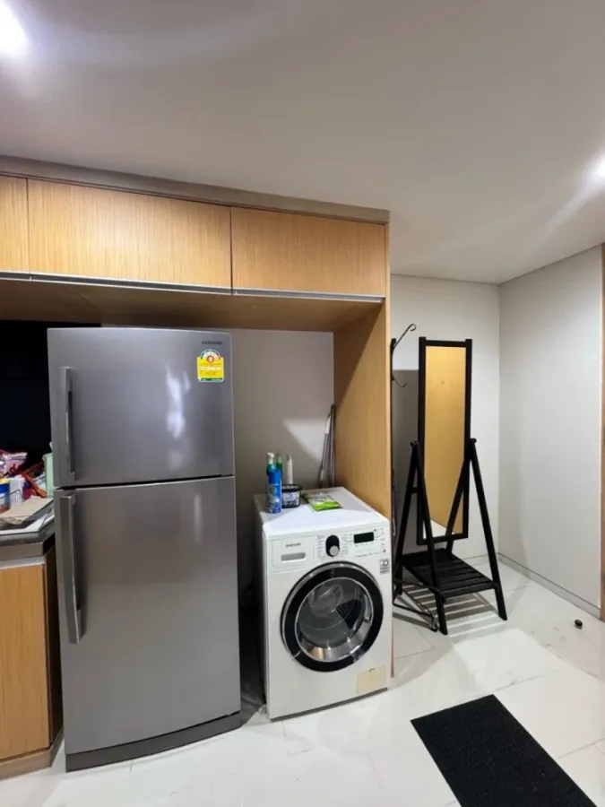 For sale: Siamese Gioia Sukhumvit 31, 1 bedroom, 1 bathroom, plenty of usable space, fully furnished. Don't miss out on this great deal!