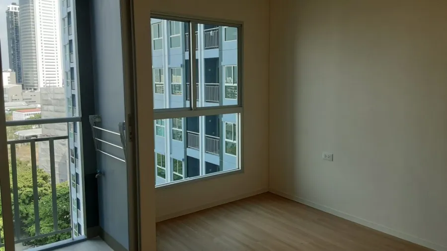 For rent, Lumpini Ville Chaengwattana-Pak Kret Station, Studio room, 12th floor, very good price, do not book and you will regret it.