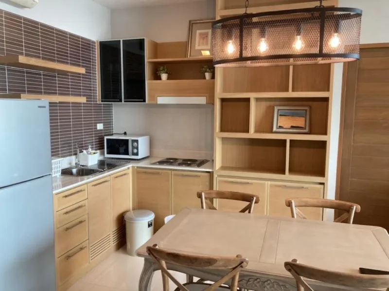 ให้เช่า Casalunar Paradiso 2 ห้องนอน มาพร้อมการตกแต่งที่ครบครัน สนใจรีบจองเลย ด่วนๆ