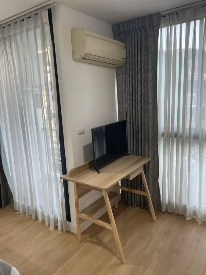 For rent: Bangkok Feliz Sukhumvit 69-2, size 28 sq m, 3rd floor, fully furnished, just bring your bag and move in.
