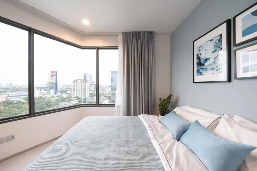 ให้เช่า ไลฟ์ ลาดพร้าว ห้องมุม วิว Panorama แต่งแบบมินิมอล มาพร้อมเฟอร์นิเจอร์ ไม้จริง แบบ Fit in