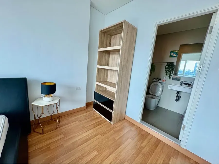 Condo for sale or rent, Lumpini Place Ratchada-Sathu, ready to move in, complete facilities Great value, book now.