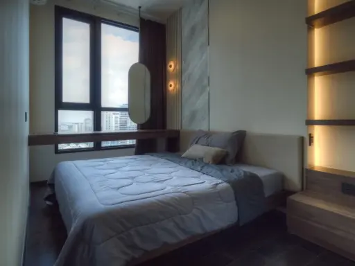 For rent: Park Origin Thonglor. The unit has custom built-in furniture and additional appliances, unlike the standard project units. Book now!