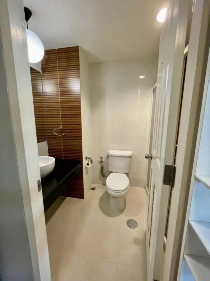 Condo for rent, Garden Asoke-Rama 9, partitioned room, fully furnished, ready to move in, can't miss it