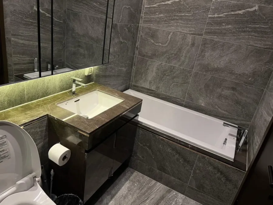 For sale rent The Esse Sukhumvit 36 ห้องแต่งน่าอยู่ บิ้วอินท์อย่างดี ครบจบที่เดียว มาแต่ตัวเข้าอยู่ได้เลย