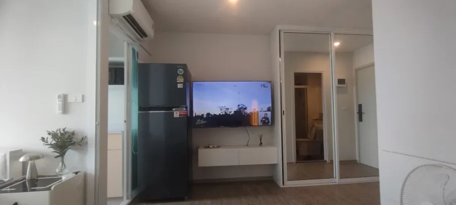 For rent: Regent Home Bangna, Building B, 27th floor. City view from a very high floor – you definitely need to book this!