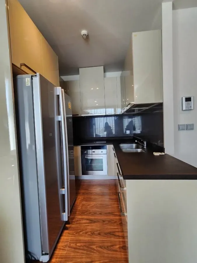 For rent: Quattro by Sansiri, spacious room, comfortable, corner position, 180 degree view, 2 balconies, hurry and book now!