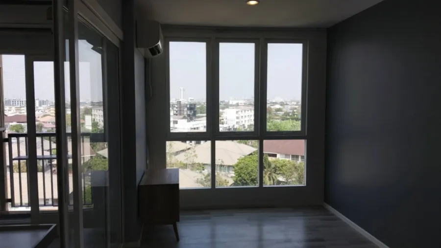 Selling a great-living unit at The Key Chaloemphrakiat Rama 9. Spacious and fully furnished. Book now!
