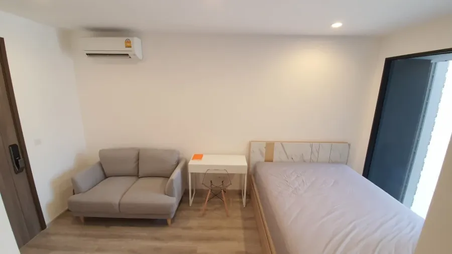 ให้เช่า Ideo Mobi Asoke ห้องสตูดิโอ มาพร้อมเฟอร์ครบครัน ทำเลดี รีบจองเลยตอนนี้