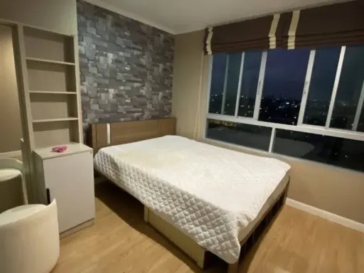 Selling 4 fully furnished, spacious and comfortable high-floor units at Lumpini Ville Latphrao-Chokchai. Book now!