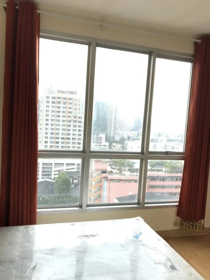 Condo for sale Life @ Phahon-Ari, barrier room, complete facilities Fully furnished Book now