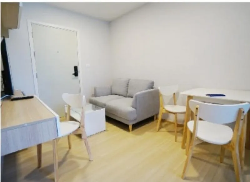 For Rent Plum Condo Ransit Alive 2 1 ห้องนอน 1 ห้องนั่งเล่นแยกส่วน มีต้นไม้บังเบาๆให้ร่มเงาเย็นสบาย