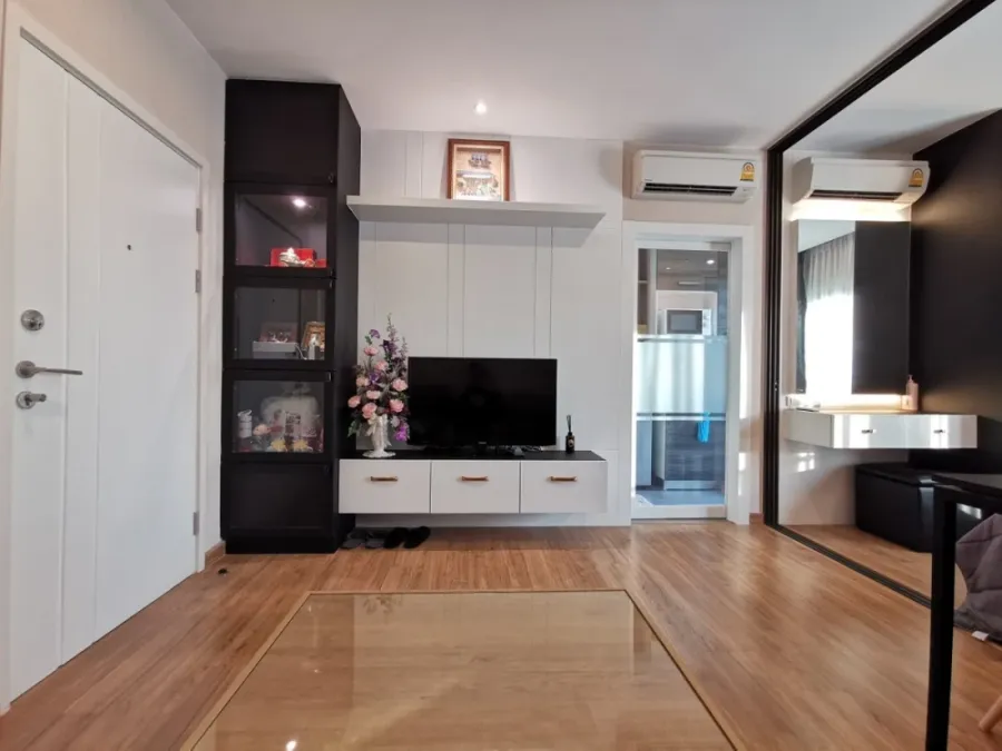 For rent: The Tree RIO Bang-Aor Station, 33rd floor, Rama VIII Bridge view, fully furnished, very livable. Book now!